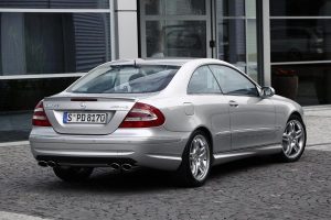 Η Mercedes κάνει ιστορική αναδρομή στη CLK 55 AMG (video)