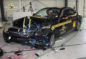 Αστέρι η νέα Mercedes C-Class στα crash tests του Euro NCAP