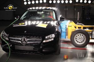 Αστέρι η νέα Mercedes C-Class στα crash tests του Euro NCAP
