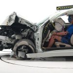 Η BMW Σειρά 2 αντιμέτωπη με το σκληρότερο crash test (video)