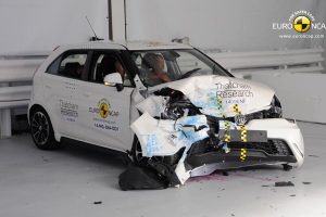 Σοκ! 3 αστέρια το Renault Megane στο Euro NCAP (+videos)