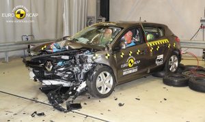 Σοκ! 3 αστέρια το Renault Megane στο Euro NCAP (+videos)