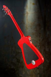 Χειροποίητη ηλεκτρική κιθάρα εμπνευσμένη από την Alfa Romeo