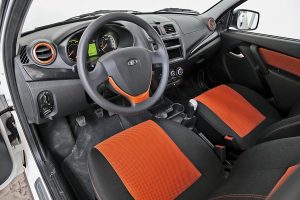 Νέο μικρό Lada Kalina Cross με εκτός δρόμου χαρακτηριστικά