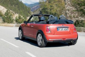 10 χρόνια MINI Cabrio και δύο επιτυχημένες γενιές από το 2004