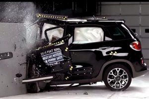 Απέτυχαν σε crash test 500L, Juke, Leaf, Mazda5 (+video)