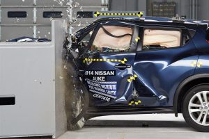 Απέτυχαν σε crash test 500L, Juke, Leaf, Mazda5 (+video)