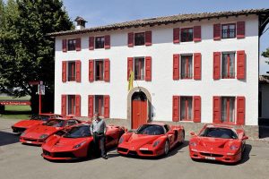 Συλλέκτης Ferrari παραλαμβάνει την LaFerrari (video)