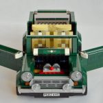 Κλασικό Mini κατασκευασμένο από 1.077 τουβλάκια LEGO!