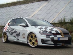 Volkswagen Golf GTI VII 330 PS με εξάτμιση τιτανίου Akrapovic