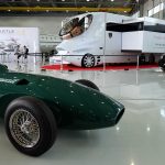 Αυτοκινούμενο τροχόσπιτο - παλάτι πωλήθηκε 3 εκ. δολάρια!