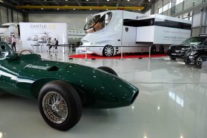 Αυτοκινούμενο τροχόσπιτο – παλάτι πωλήθηκε 3 εκ. δολάρια!