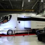 Αυτοκινούμενο τροχόσπιτο - παλάτι πωλήθηκε 3 εκ. δολάρια!