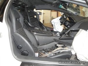 Lamborghini Murcielago γλίστρησε με 177 χλμ./ώρα σε δέντρο