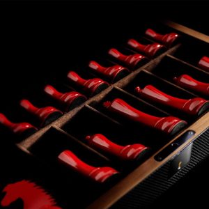 Η απόλυτη σκακιέρα Ferrari από ανθρακόνημα με τιμή 1.525 ευρώ