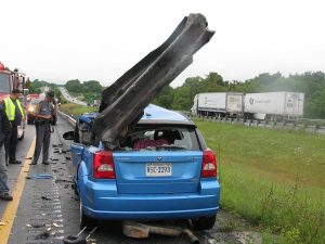 Απίστευτο και όμως ο οδηγός βγήκε ζωντανός!