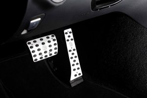 Βελτιωμένες Mercedes C 200 και C 220 CDI από τη Brabus