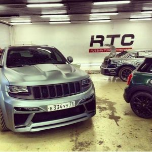 Tyrannos Jeep Grand Cherokee SRT8
