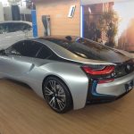 BMW i8 με... βοηθητικές ρόδες πωλείται για 13.680 ευρώ!