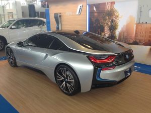 BMW i8 με… βοηθητικές ρόδες πωλείται για 13.680 ευρώ!