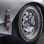 Η πρώτη από τις έξι "νέες" χειροποίητες Jaguar Lightweight E-Type