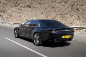 Η Aston Martin Lagonda τεστάρεται στους δρόμους του Ομάν