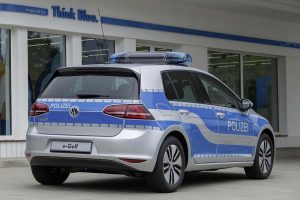 Το ηλεκτρικό Volkswagen e-Golf ντυμένο με αστυνομική στολή