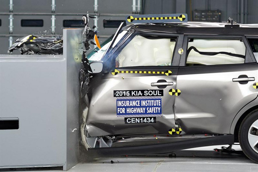 Το νέο Kia Soul αντιμέτωπο με το πιο επώδυνο crash test (video)