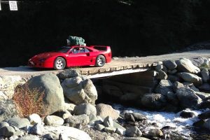 Κάμπινγκ με Ferrari F40 σίγουρα δεν βλέπεις κάθε μέρα…