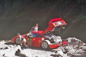 Κάμπινγκ με Ferrari F40 σίγουρα δεν βλέπεις κάθε μέρα…