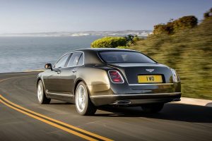 Η νέα κορυφαία Bentley Mulsanne Speed περνάει τα 300 χλμ./ώρα!