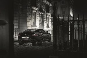 Νέα Aston Martin Vanquish Carbon Edition Coupe και Volante (+video)