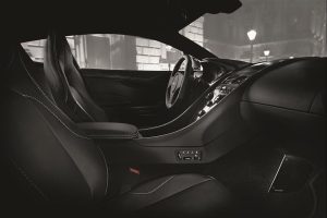 Νέα Aston Martin Vanquish Carbon Edition Coupe και Volante (+video)