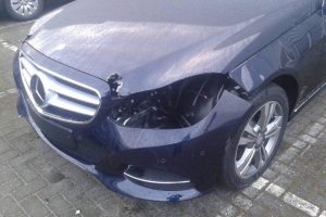 Κλέφτες αφαίρεσαν τα εμπρός φώτα από καινούργιες Mercedes