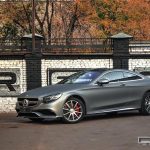 Μεταμόρφωση Mercedes S 63 AMG Coupe με γκρι μεμβράνη