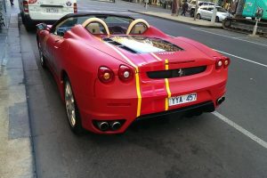Ferrari F430 Spider για delivery fast food!