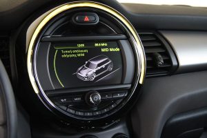 Δοκιμή νέο MINI One 1.2 TwinPower Turbo 102 PS Automatic