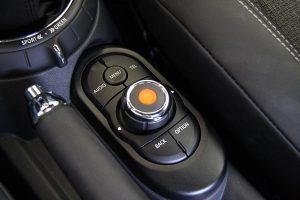 Δοκιμή νέο MINI One 1.2 TwinPower Turbo 102 PS Automatic