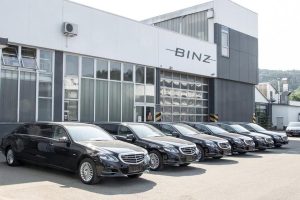 Mercedes E-Class με 6 πόρτες, 6 θέσεις και μήκους 6 μέτρων!