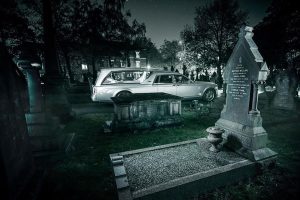 Το πιο χλιδάτο γραφείο κηδειών με 10+1 Rolls-Royce Phantom!