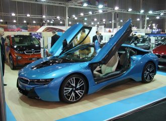 BMW i8 με 362 ίππους και κατανάλωση 2,5 λτ./100 χλμ.