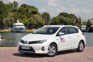 Συγκριτικό: VW Golf 1.4 TGI DSG VS Toyota Auris HSD