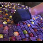 Audi TT για... φάγωμα καλύφθηκε με 27.000 σοκολατάκια!