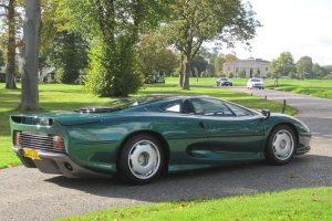 Σε δημοπρασία Jaguar XJ220 του 1991 με 8.900 χλμ.!