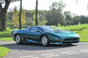 Σε δημοπρασία Jaguar XJ220 του 1991 με 8.900 χλμ.!