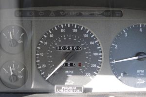 Σε δημοπρασία Jaguar XJ220 του 1991 με 8.900 χλμ.!