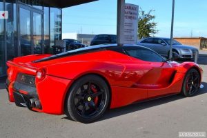 Ετοιμοπαράδοτη Ferrari LaFerrari πωλείται 3 εκ. ευρώ!
