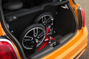 Νέο σπαστό ηλεκτρικό scooter MINI Citysurfer Concept