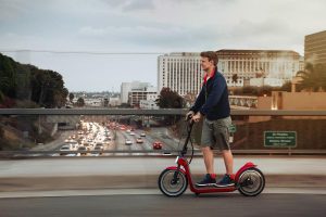 Νέο σπαστό ηλεκτρικό scooter MINI Citysurfer Concept