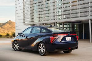 Πρεμιέρα για το νέο υδρογονοκίνητο Toyota Mirai παραγωγής (+video)